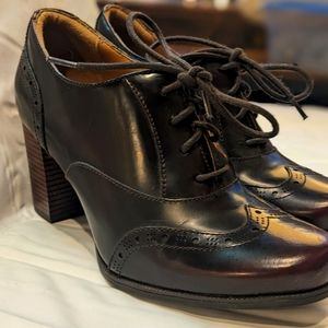 Clark's artisan WingTip Bootie